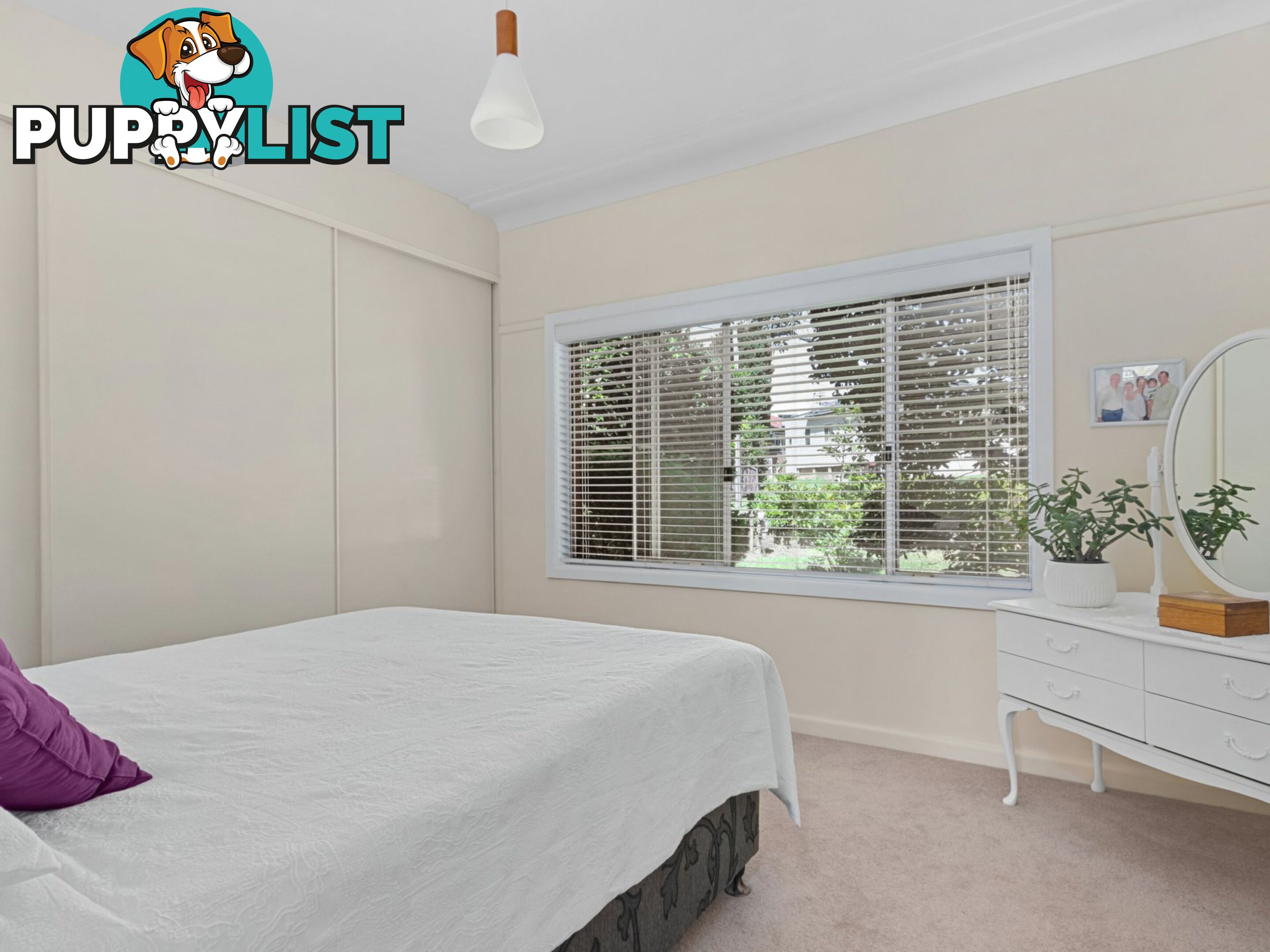 8 Georges Crescent ROSELANDS NSW 2196