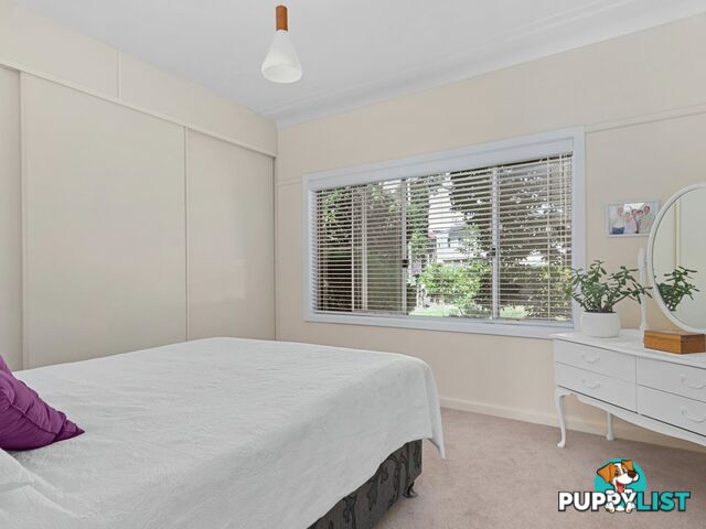 8 Georges Crescent ROSELANDS NSW 2196