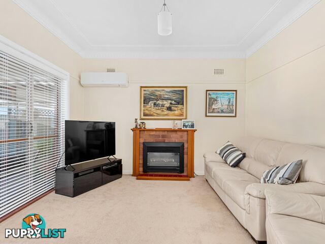 8 Georges Crescent ROSELANDS NSW 2196