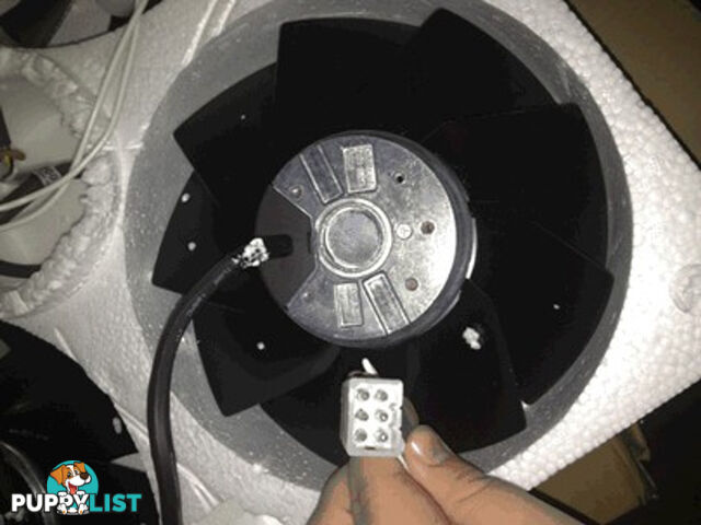 Aircommand 3 Speed Condenser Fan to suit Ibis MK I and Early MK II air conditioners 8001052