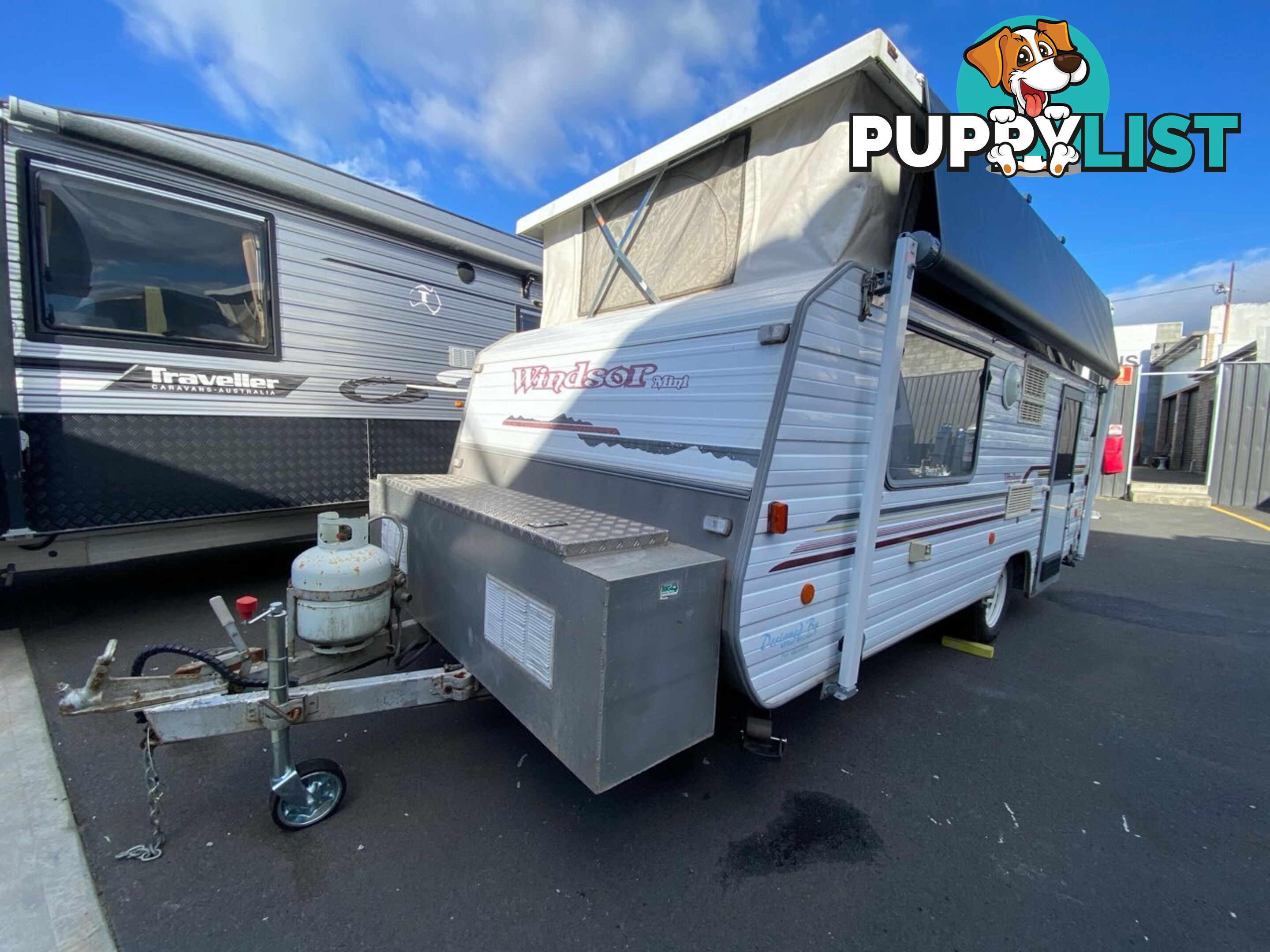 2000 Windsor Mini Shuttle Pop Top