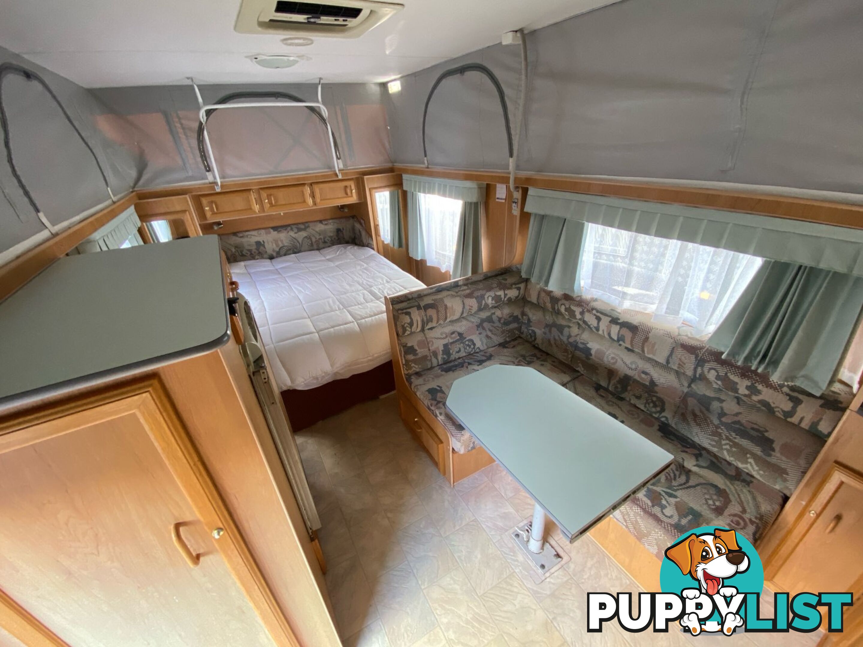 2000 Windsor Mini Shuttle Pop Top