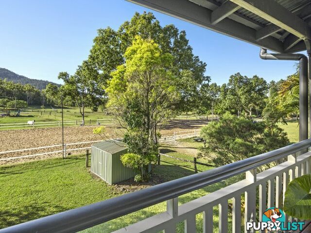 18 Moon Crescent SUGARLOAF QLD 4800