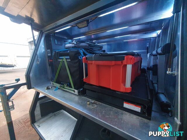 Nissan navara np300 tray and canopy