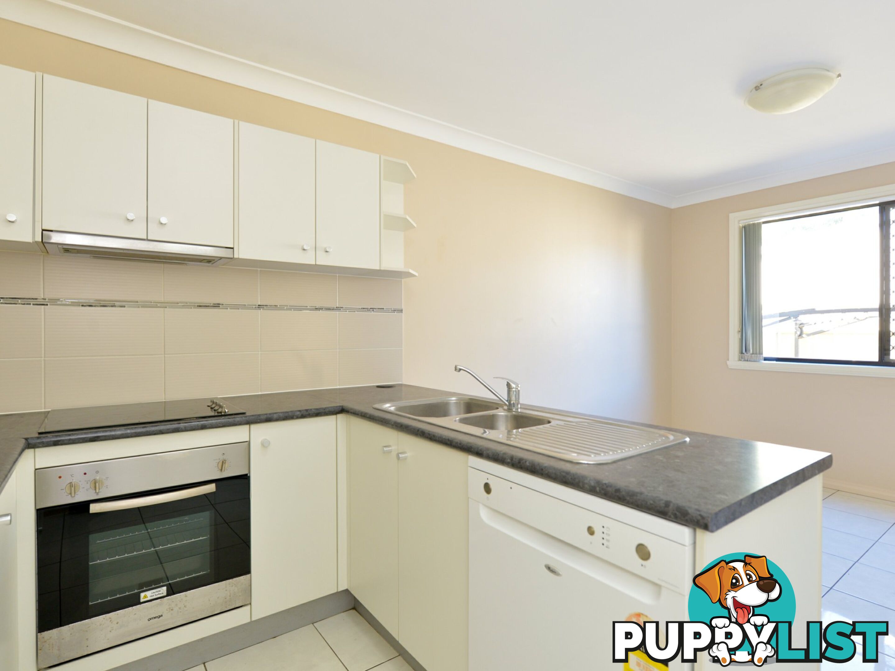 Unit 2/11 Walsh Street SOUTH GLADSTONE QLD 4680