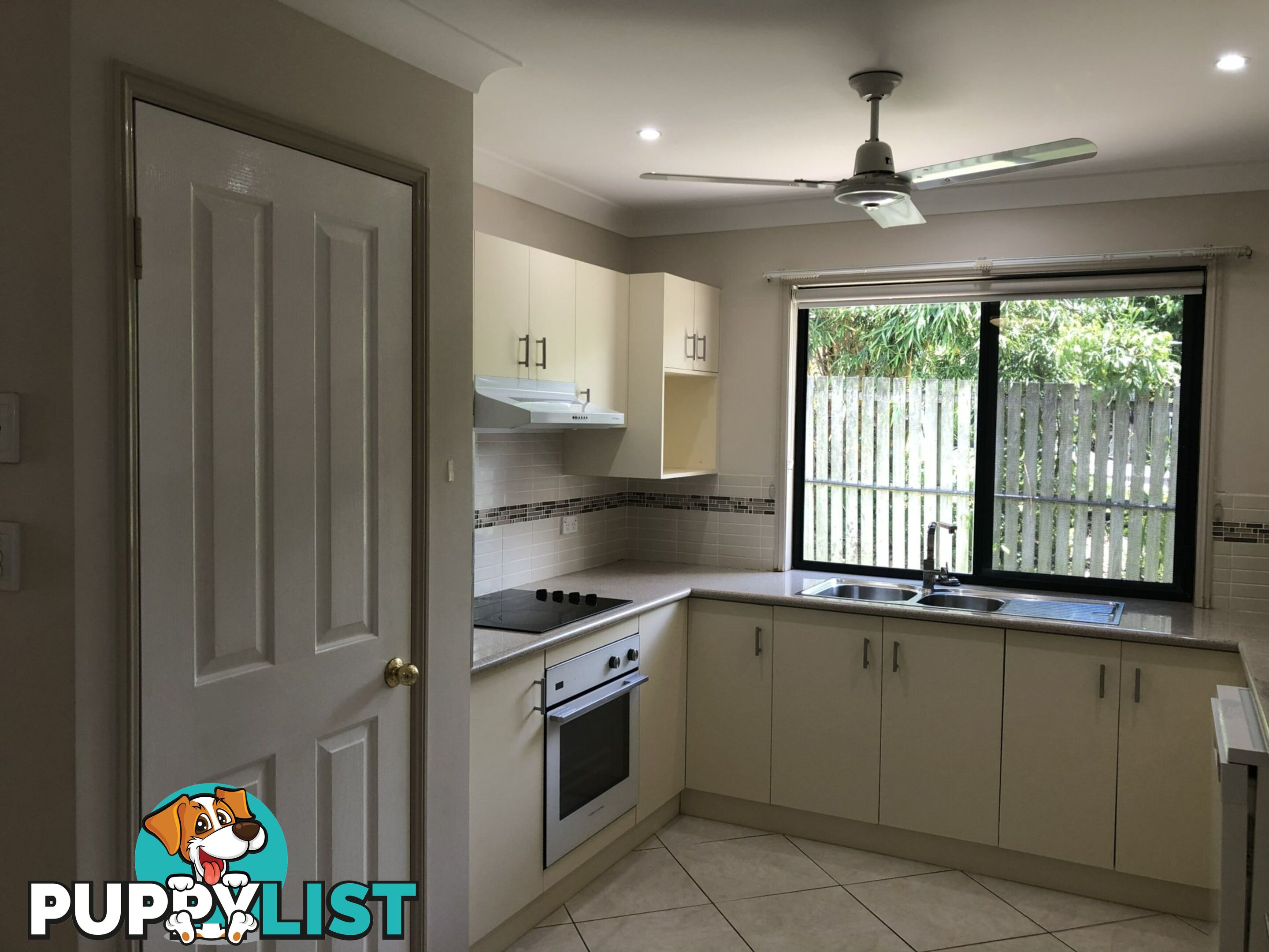 Unit 3/50 Auckland Street GLADSTONE CENTRAL QLD 4680