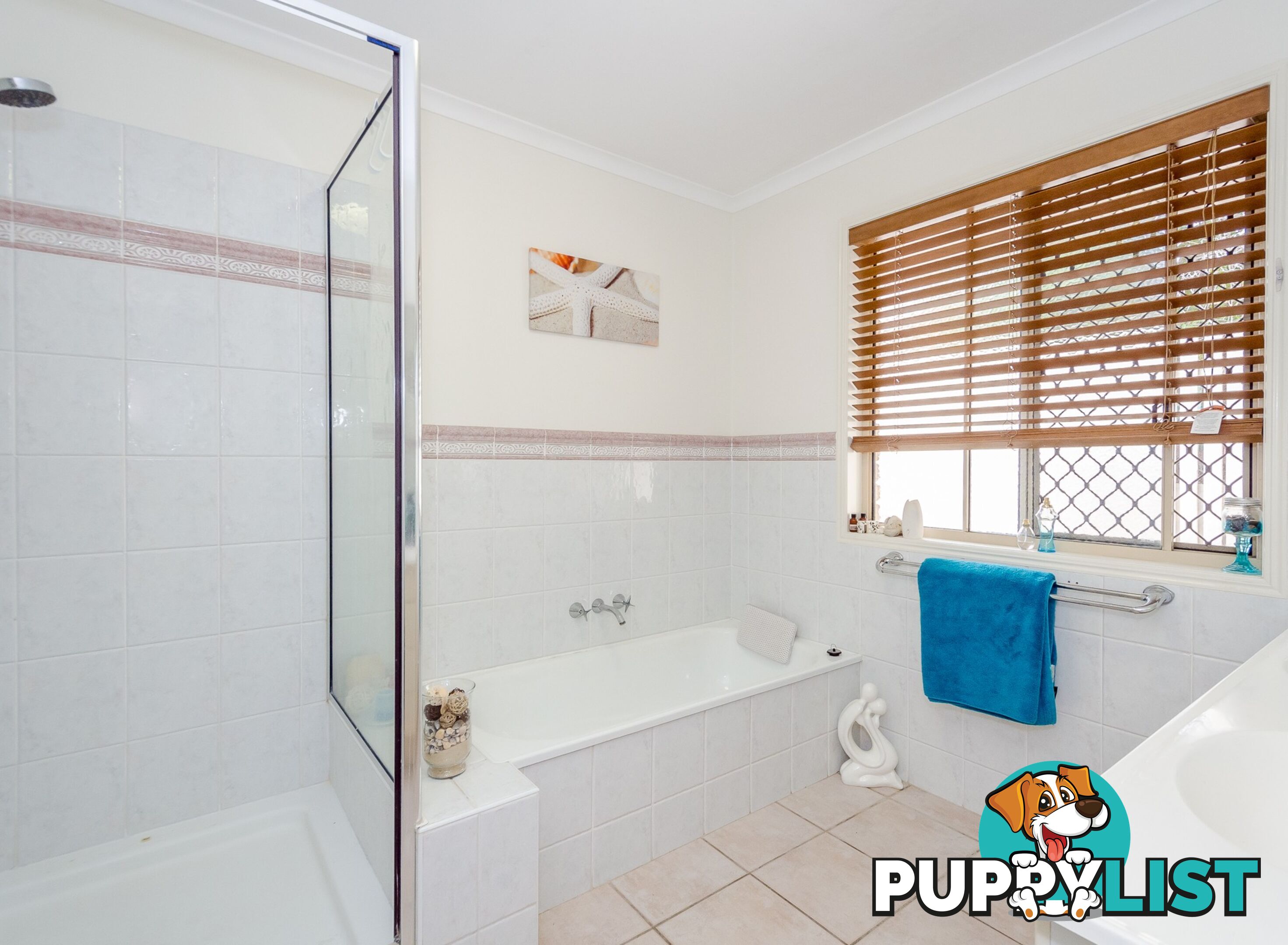 128 J Hickey Avenue CLINTON QLD 4680