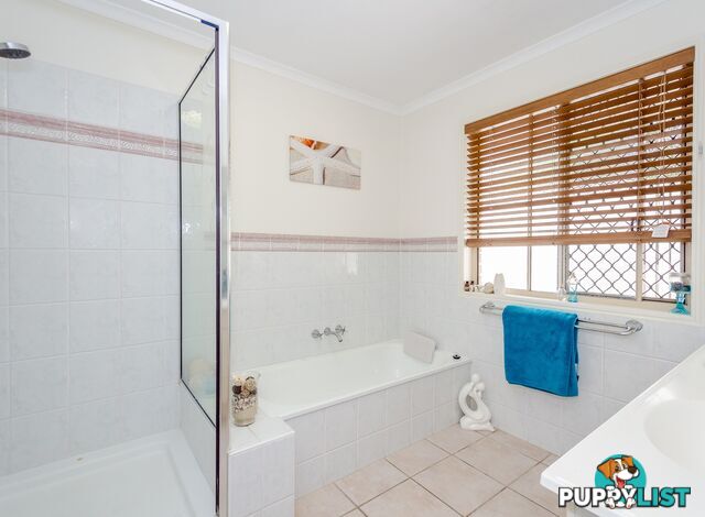 128 J Hickey Avenue CLINTON QLD 4680