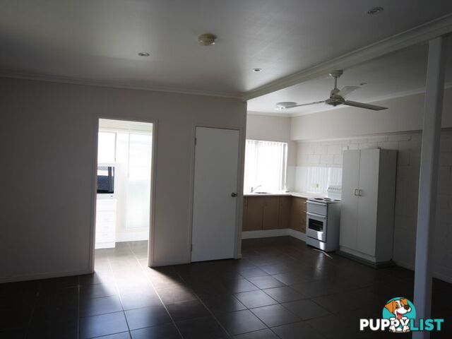 1 Evans Street WEST GLADSTONE QLD 4680