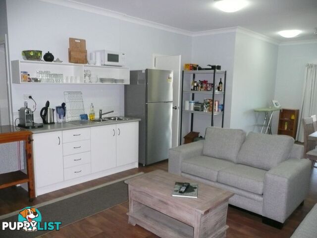 Shed 6/14 Helen Street CLINTON QLD 4680