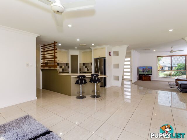 13 Dorinda Close CLINTON QLD 4680