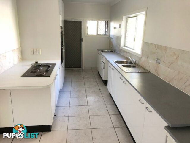 Unit 1-3/11 Bramston Street GLADSTONE CENTRAL QLD 4680