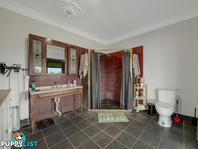 187 Malahoff Rd WEST STOWE QLD 4680