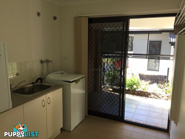 4A Fisher Street WEST GLADSTONE QLD 4680