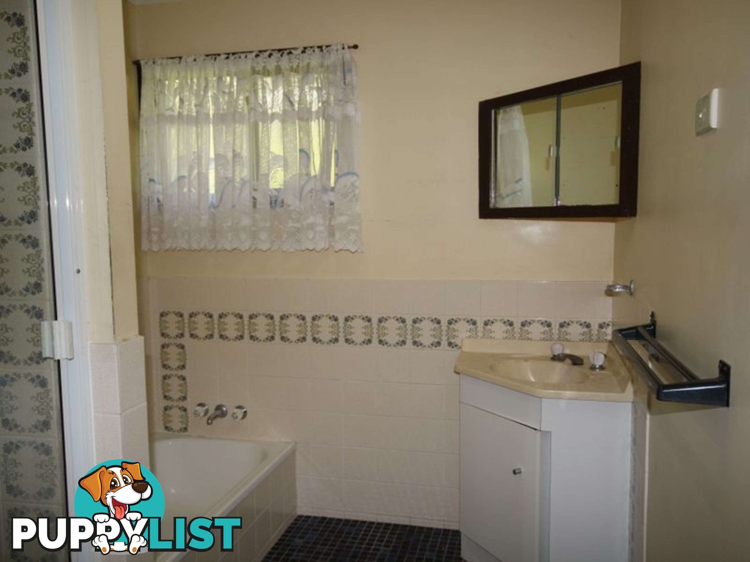 14 Far Street WEST GLADSTONE QLD 4680