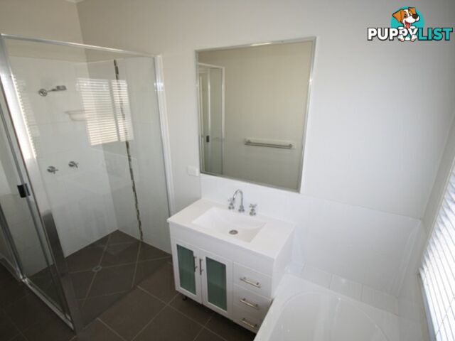 18 Skyline Drive NEW AUCKLAND QLD 4680