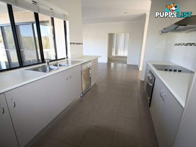 18 Skyline Drive NEW AUCKLAND QLD 4680