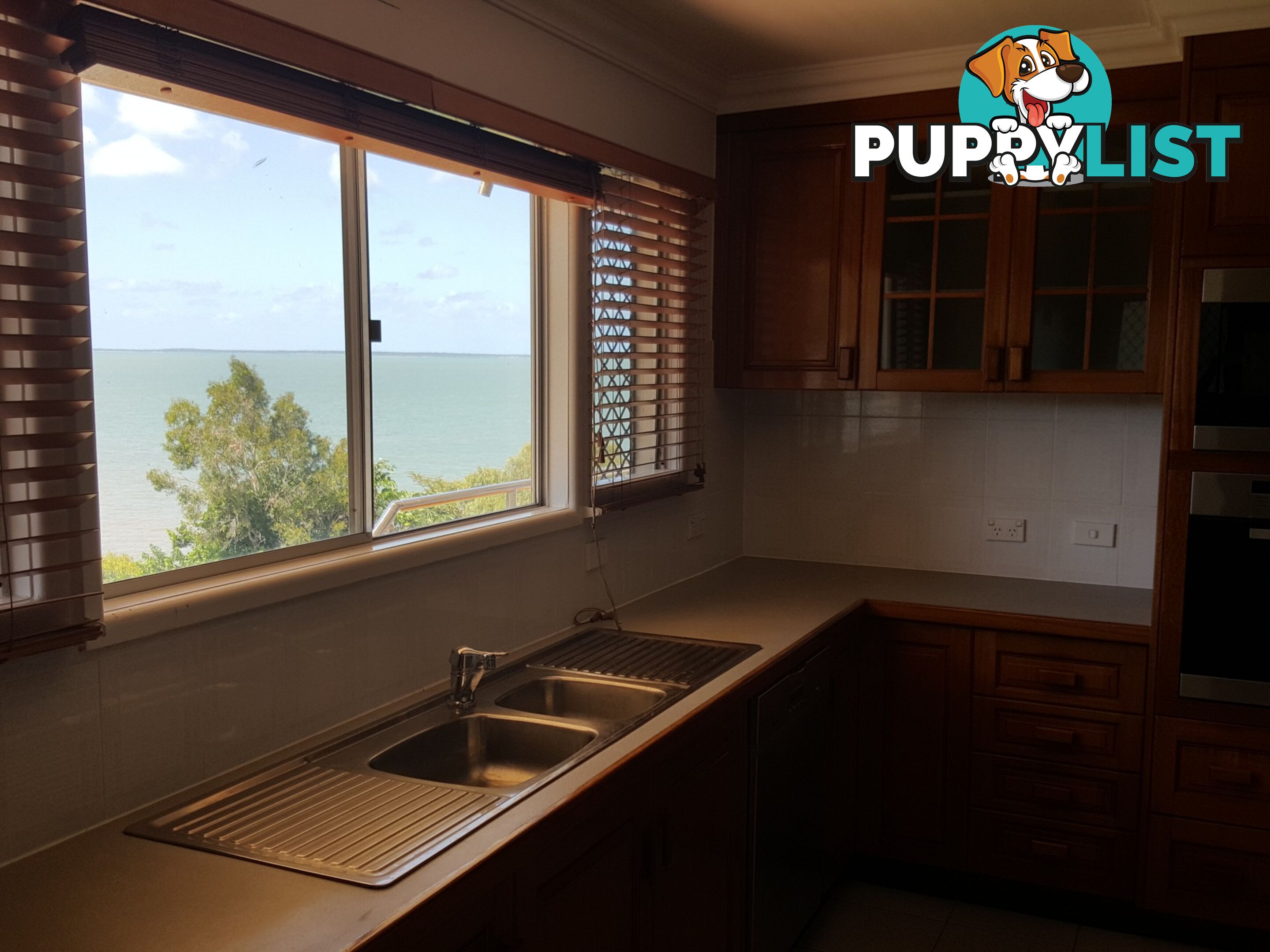 25 The Esplanade BARNEY POINT QLD 4680