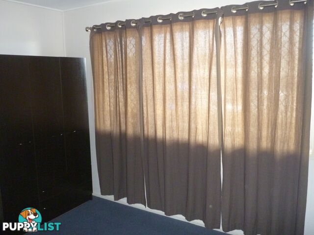 Unit 3/1 Side Street WEST GLADSTONE QLD 4680