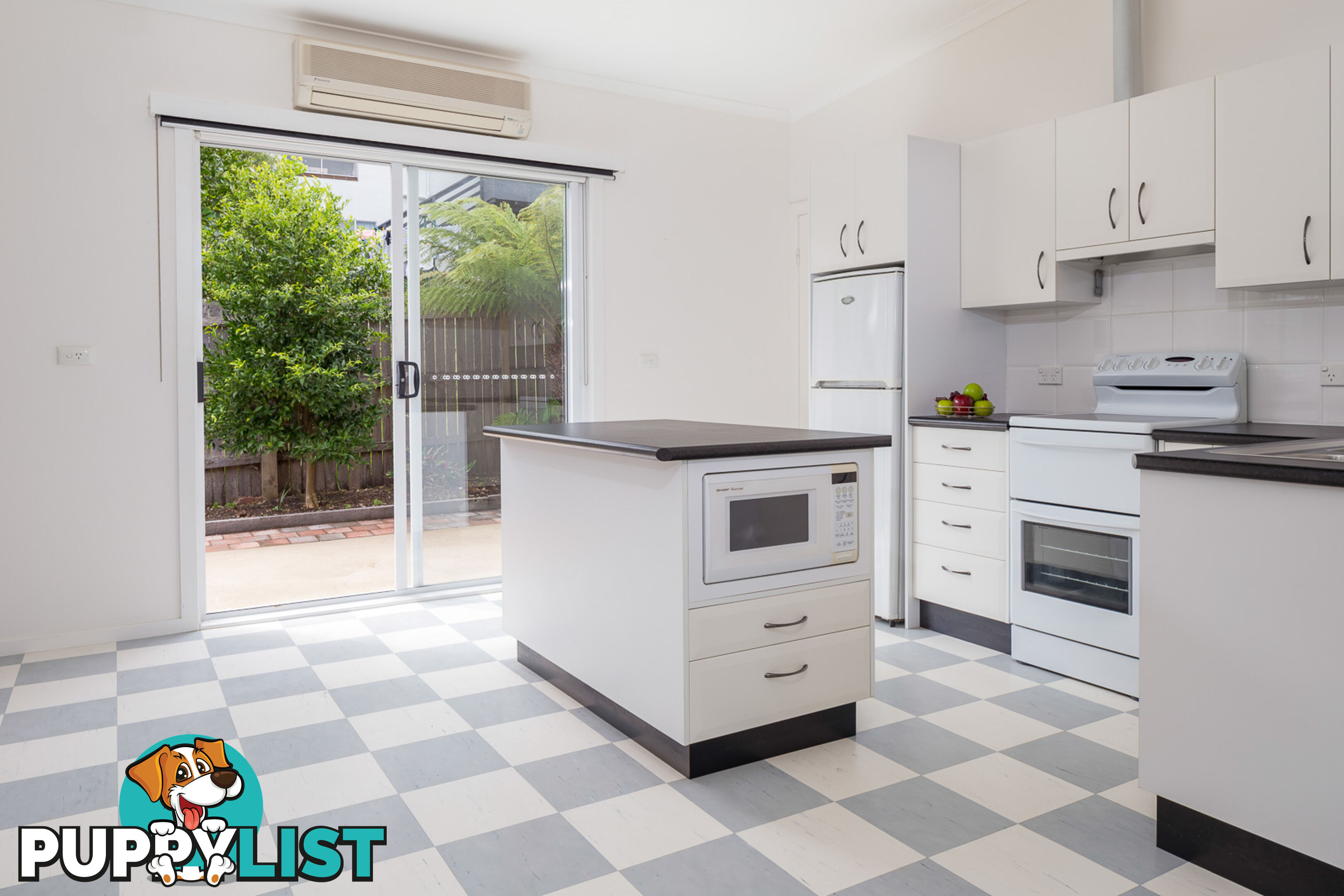 5 Ross Street NAROOMA NSW 2546