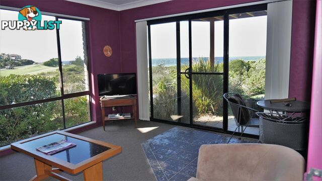 8 Warbler Crescent NORTH NAROOMA NSW 2546