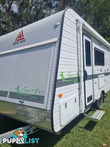 Fantastic Family Van - Triple Bunk 2020 New Age GECKO