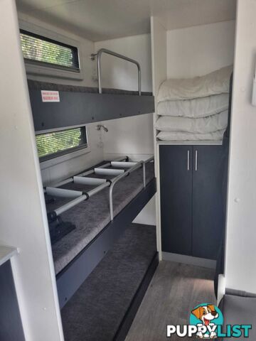 Fantastic Family Van - Triple Bunk 2020 New Age GECKO