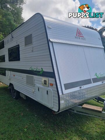 Fantastic Family Van - Triple Bunk 2020 New Age GECKO
