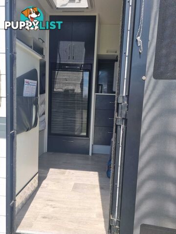 Fantastic Family Van - Triple Bunk 2020 New Age GECKO