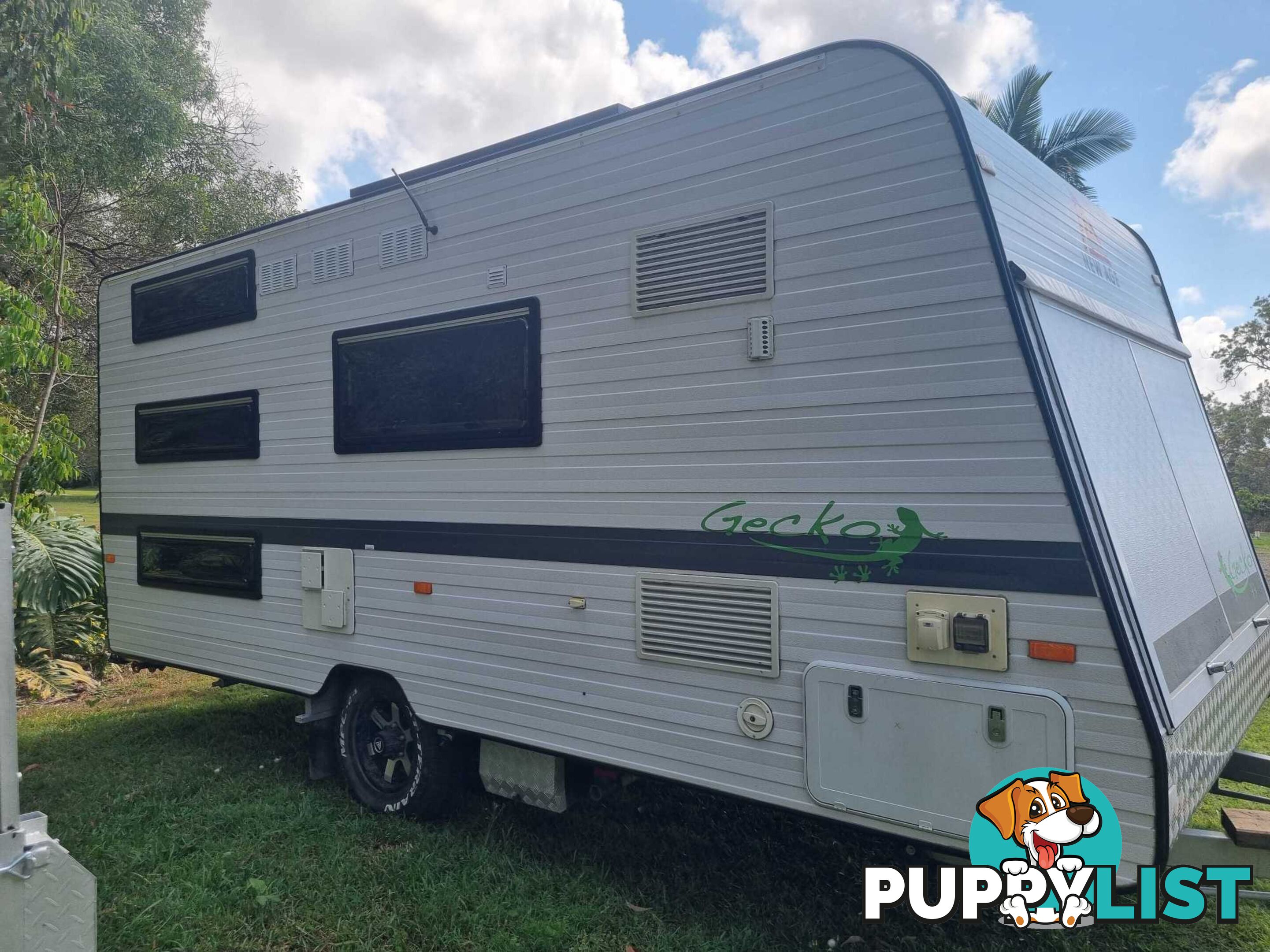 Fantastic Family Van - Triple Bunk 2020 New Age GECKO