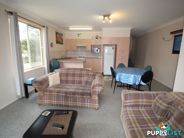 2/5 Beach Road HAWKS NEST NSW 2324