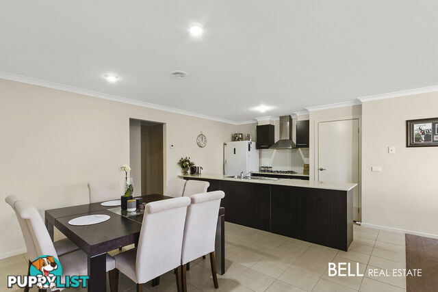 32 Victoria Place PAKENHAM VIC 3810