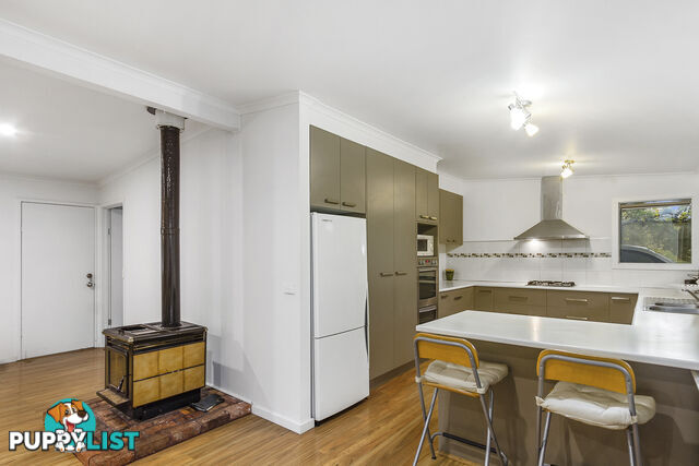 9 Brisbanes Road COCKATOO VIC 3781