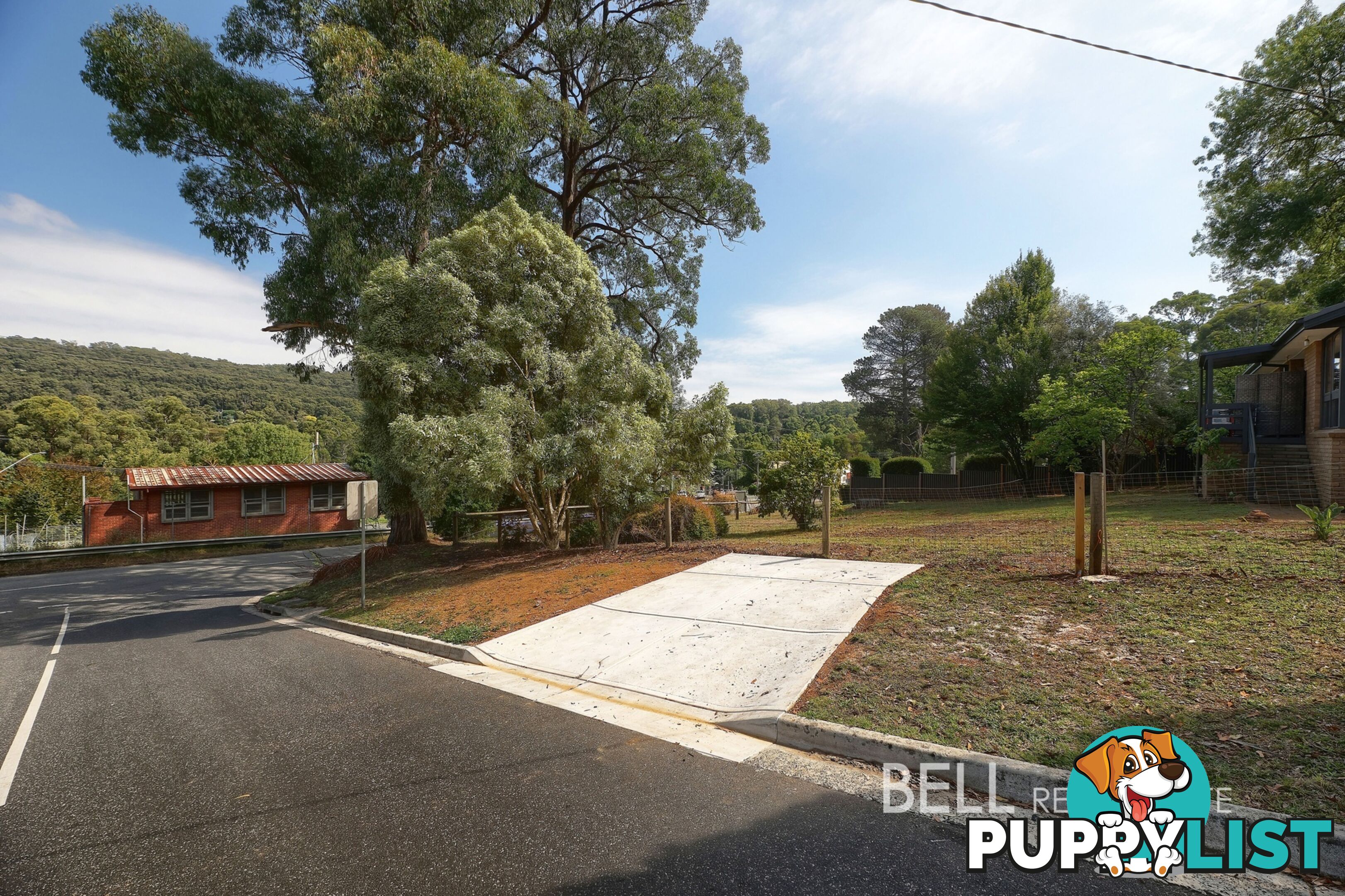 22 Belgrave-Gembrook Road COCKATOO VIC 3781