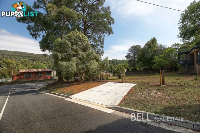 22 Belgrave-Gembrook Road COCKATOO VIC 3781