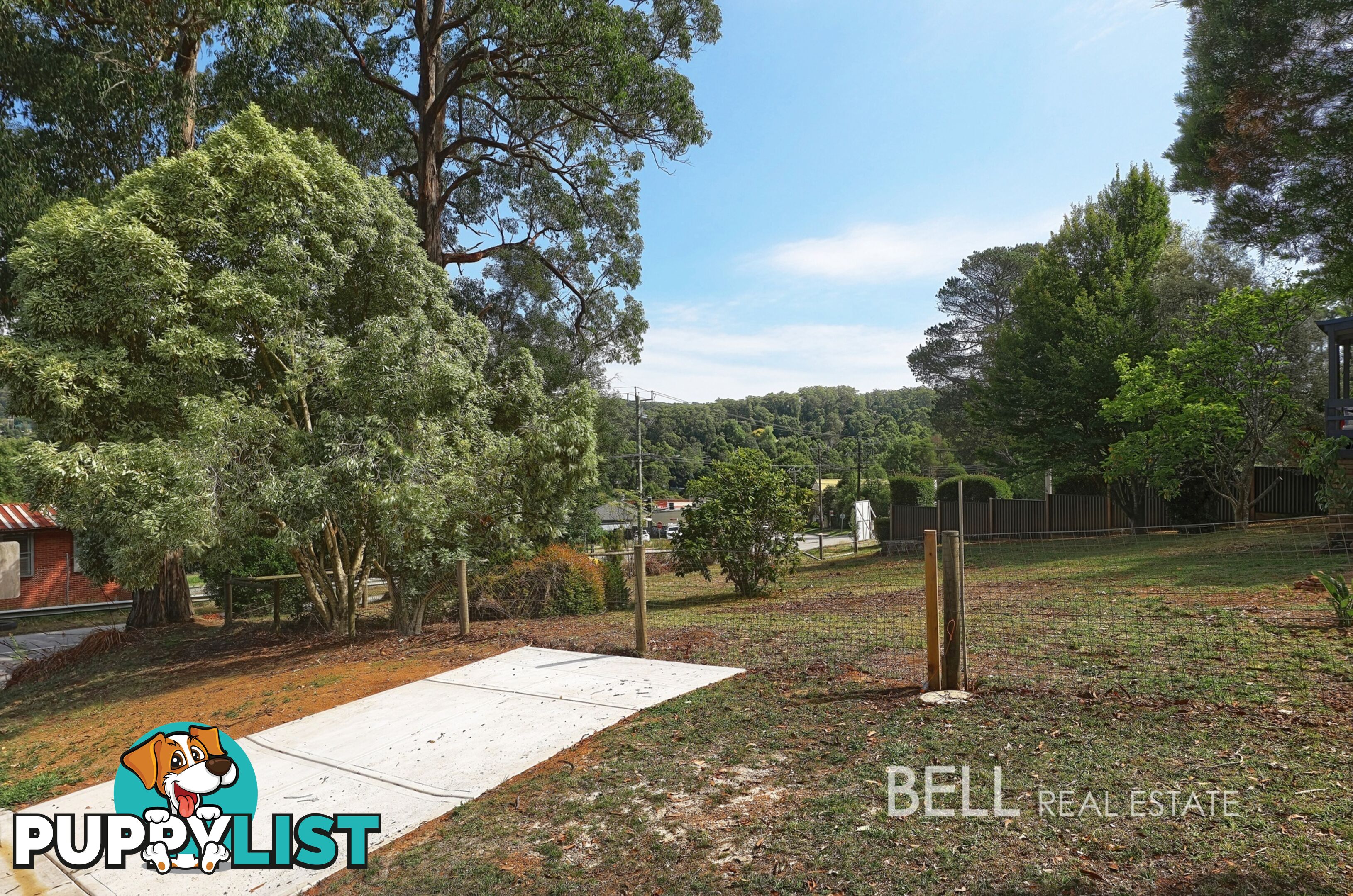 22 Belgrave-Gembrook Road COCKATOO VIC 3781