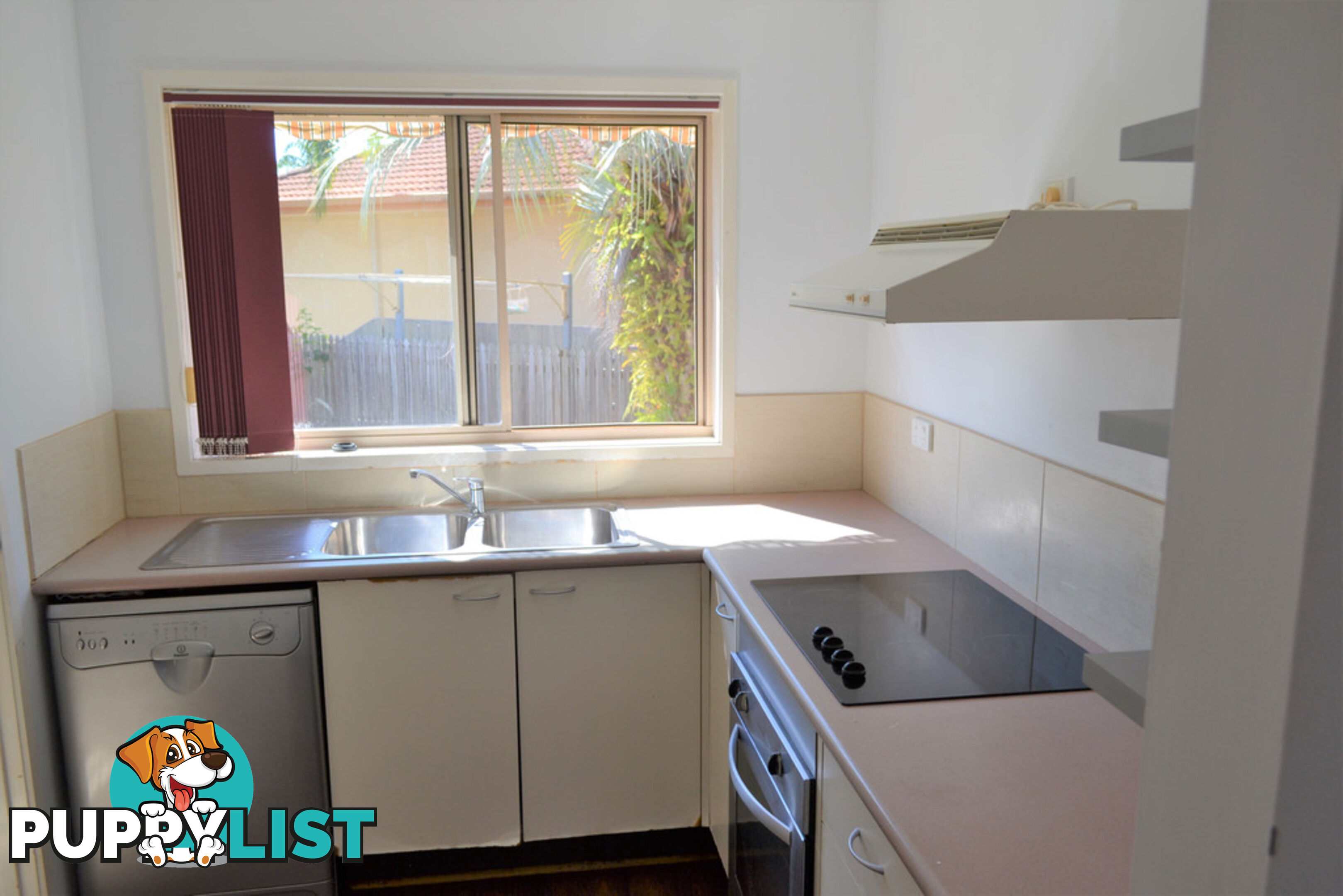 147/31 Usher Avenue LABRADOR QLD 4215