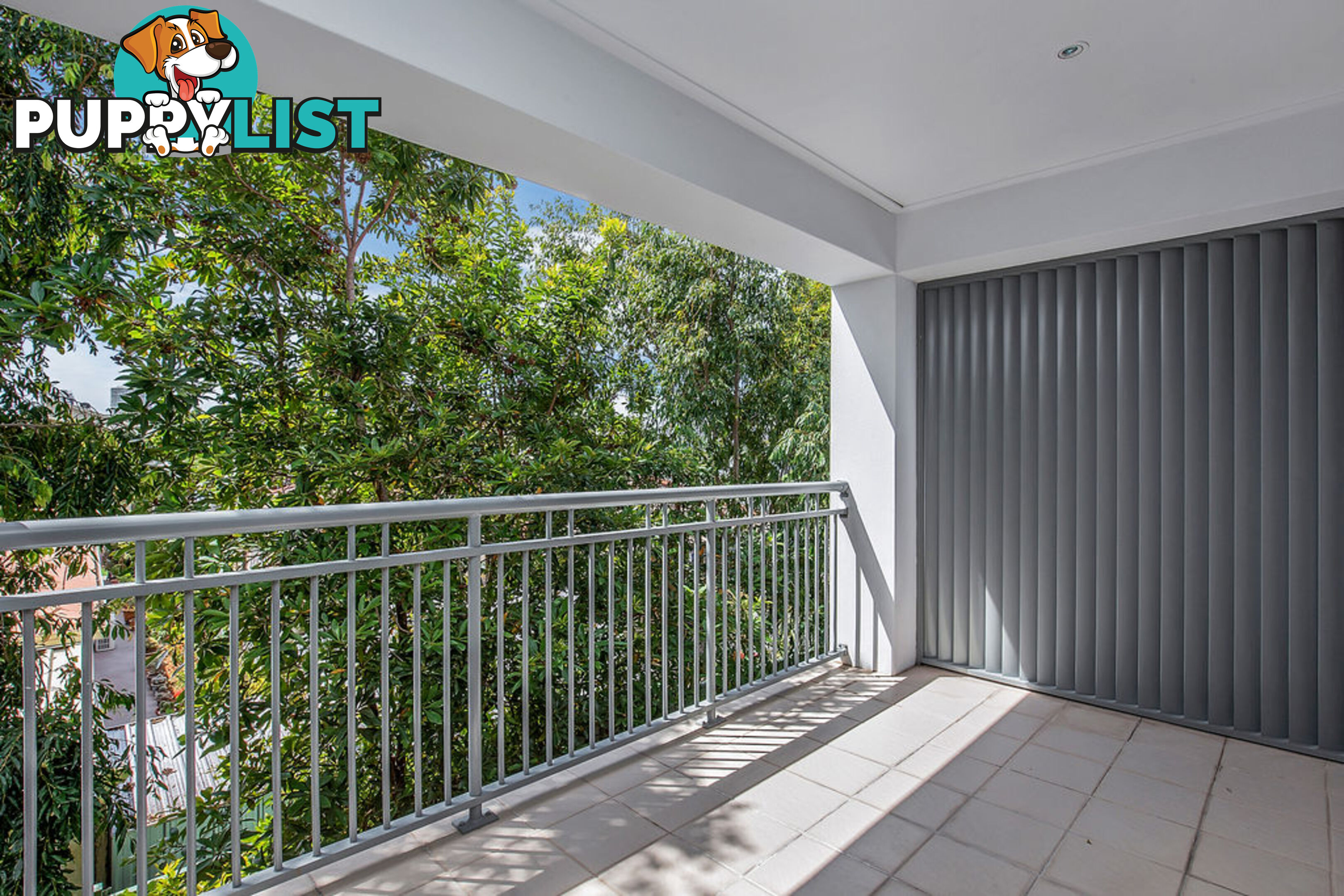 TH20/33 Clark Street BIGGERA WATERS QLD 4216