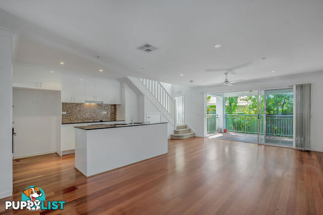 TH20/33 Clark Street BIGGERA WATERS QLD 4216