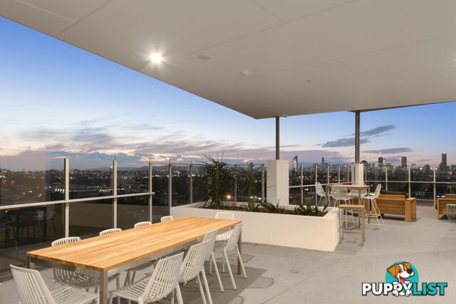 1032/123 Cavendish Road COORPAROO QLD 4151