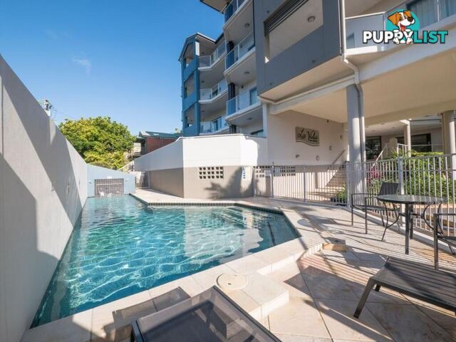 2/41 Anzac Avenue REDCLIFFE QLD 4020