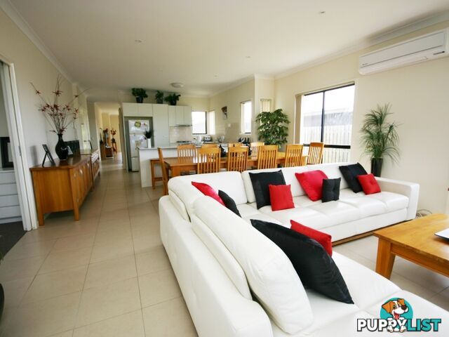 98/19 Santa Barbara Road HOPE ISLAND QLD 4212