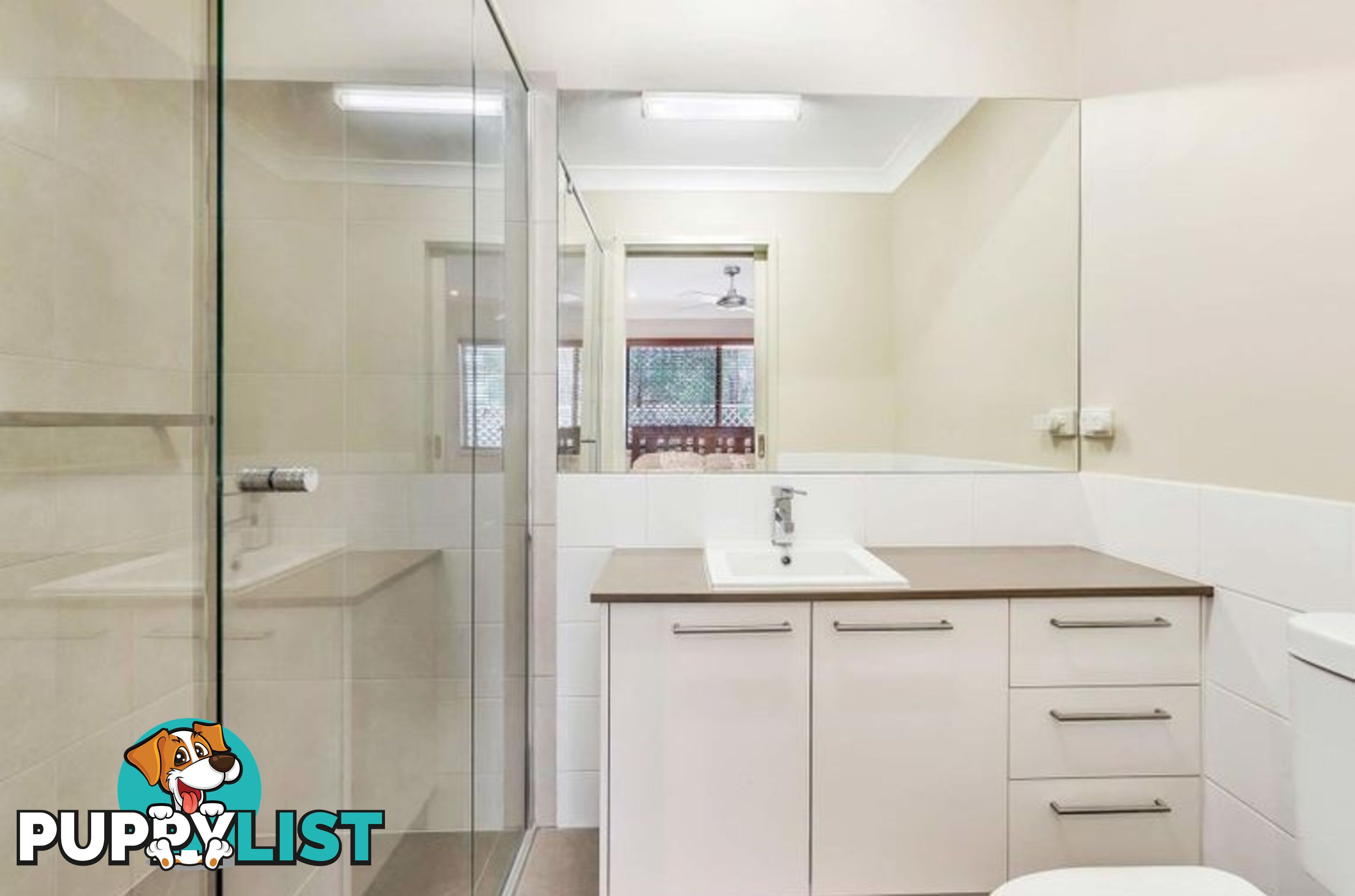 37/11 Waterford court BUNDALL QLD 4217