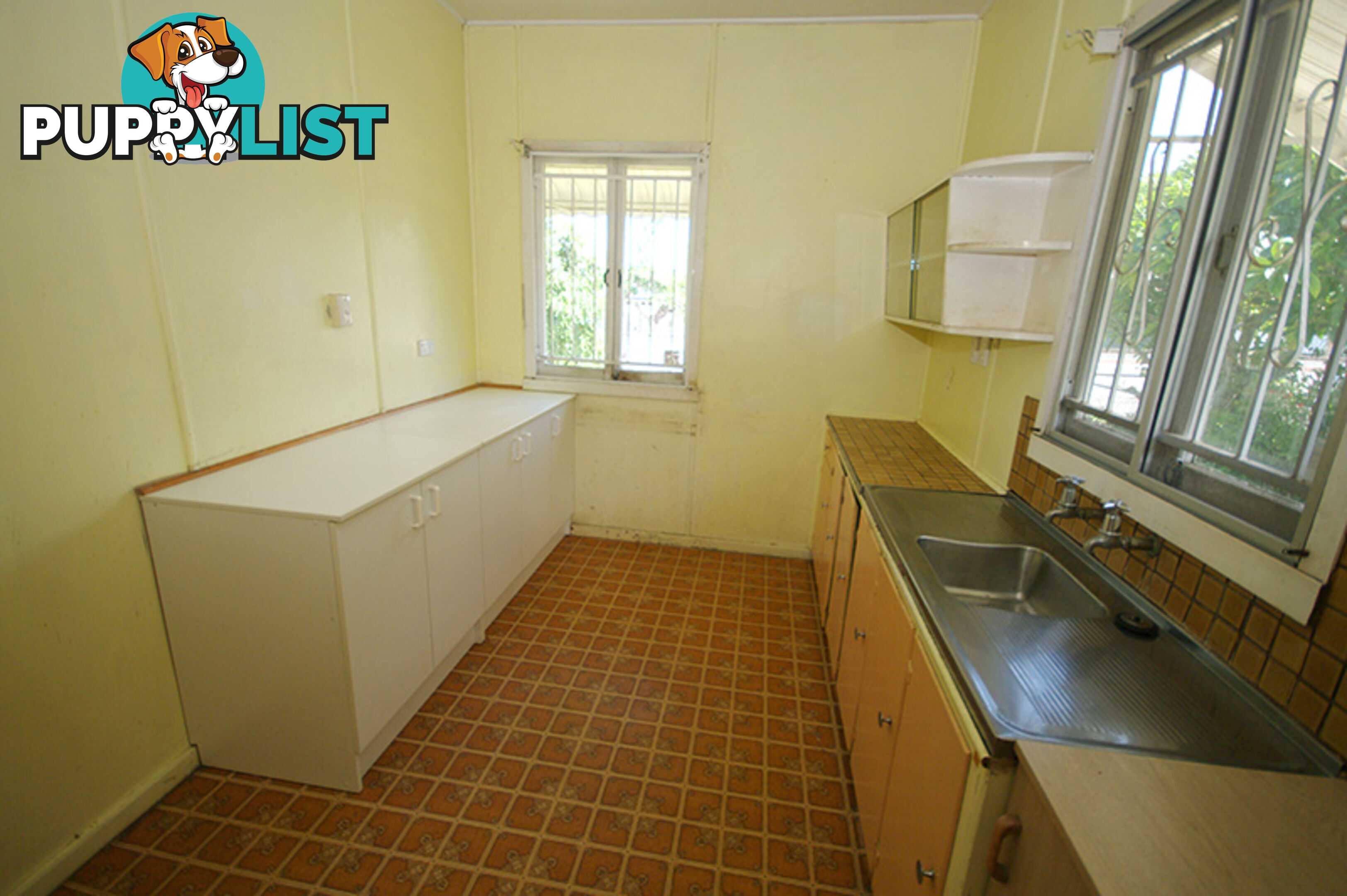 176 Oxley Avenue WOODY POINT QLD 4019