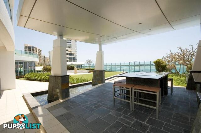 300 Marine Parade LABRADOR QLD 4215