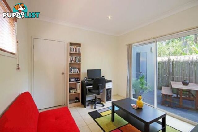 2/63 Monmouth Street MORNINGSIDE QLD 4170