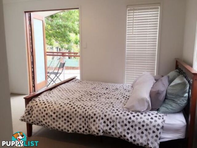 2/63 Monmouth Street MORNINGSIDE QLD 4170