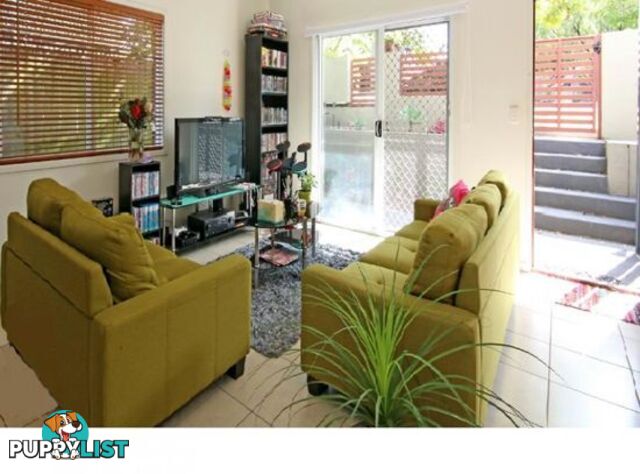 2/63 Monmouth Street MORNINGSIDE QLD 4170