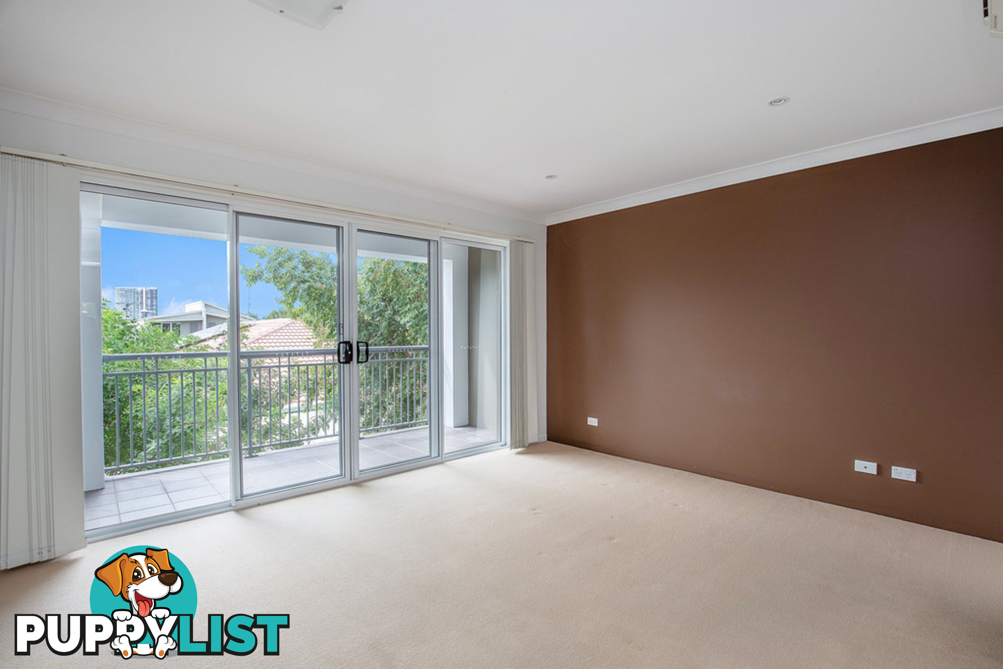 18/33 Clark Street BIGGERA WATERS QLD 4216