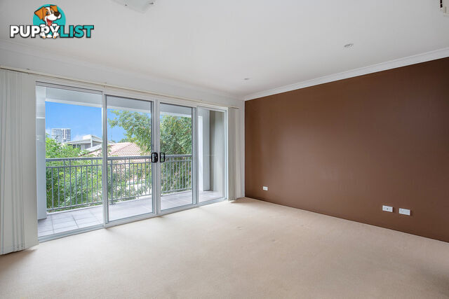 18/33 Clark Street BIGGERA WATERS QLD 4216